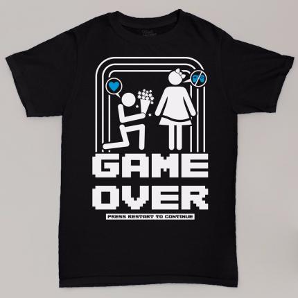 T-shirt geek game over mariage. Press restart to continue.