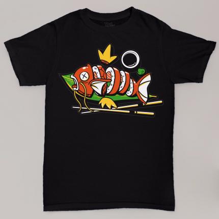 T-shirt Pokémon Magicarpe en sushi parodie.